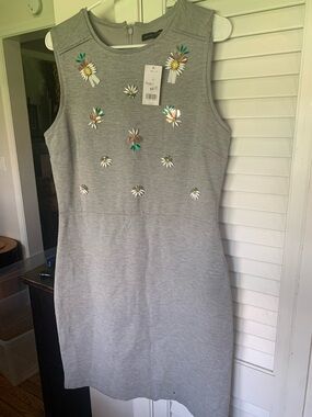 Banana Republic Gray Sleeveless Daisy Embellished Shift Dress